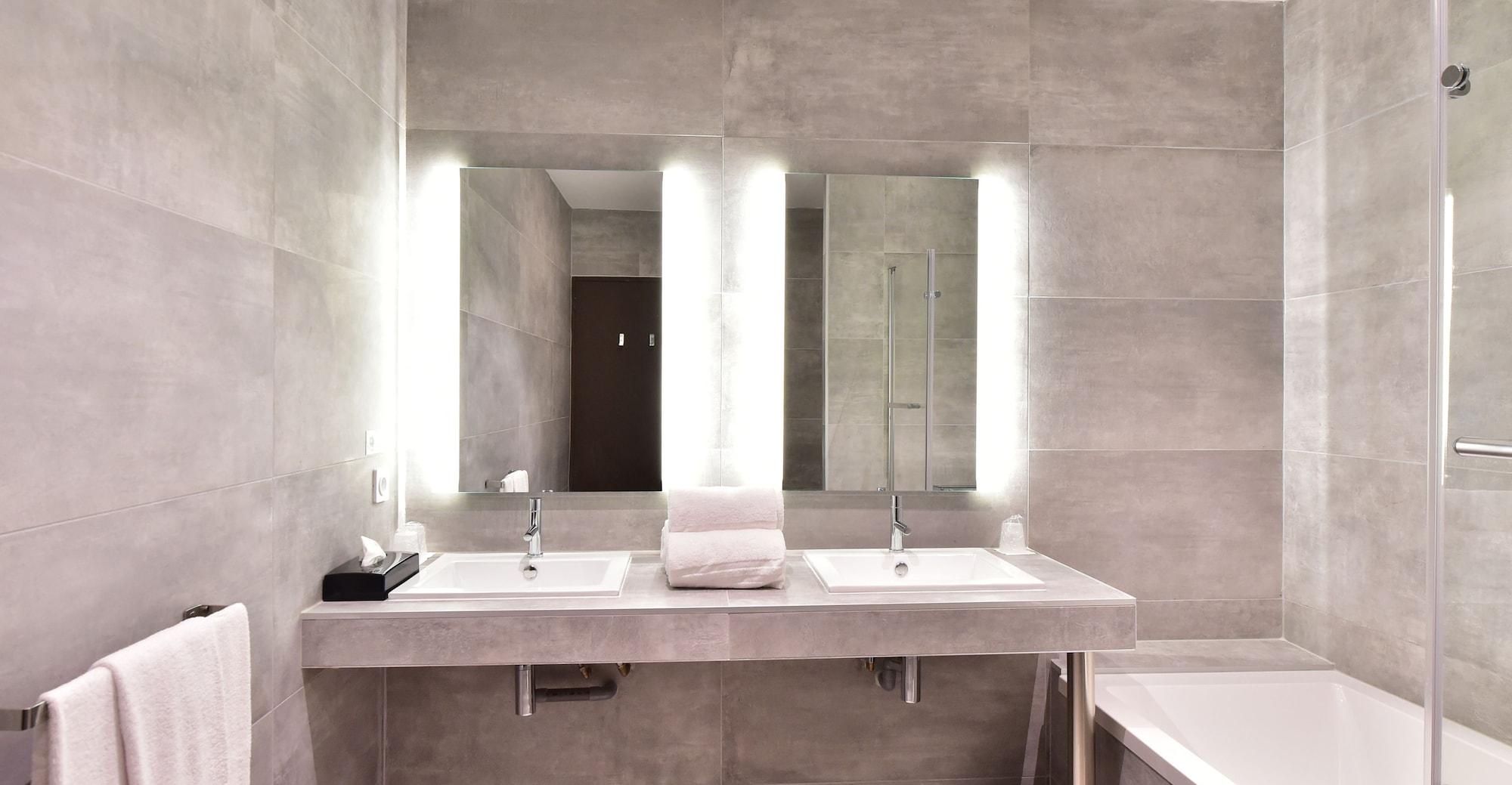 Central Park Hotel & Spa La Rochelle  Zewnętrze zdjęcie
